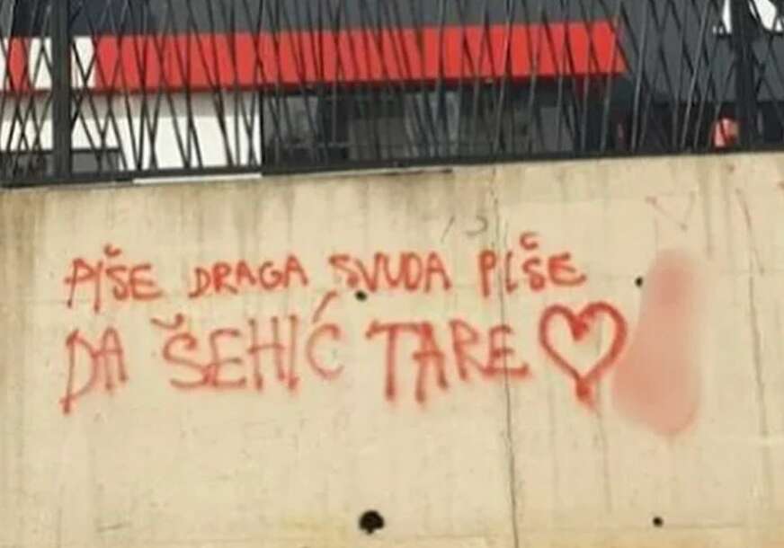 FOTO: JEDAN OD BROJNIH GRAFITA KOJI SU ISPISANI PO SARAJEVU, A USMJERENI SU PROTIV JEDNE OSOBE

