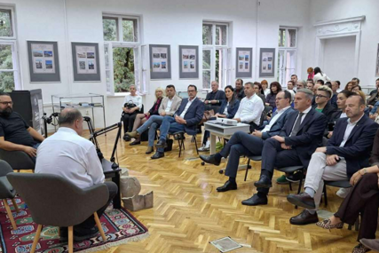 Hurtić: Knjiga 'Safari u Sarajevu' je podsjetnik na važnost ljudskosti u vremenu iskušenja