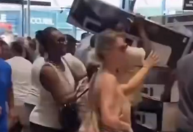 VIDEO Navala na klima-uređaje u Francuskoj, ljudi se otimaju za klimu u trgovinama