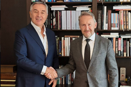 Izetbegović razgovarao s bivšim predsjednikom i premijerom Crne Gore Đukanovićem