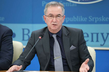 "Kao gimnazijalac sam maštao da budem ginekolog" Ministar u Vladi RS 5 godina bio taksista