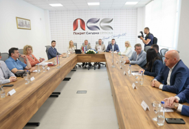 Opozicija postavlja brojčanik u Banja Luci: Svaki dan nas zadužuju 15 miliona KM
