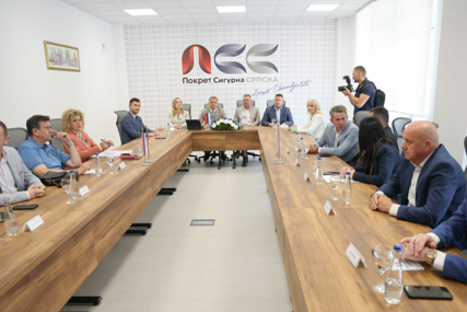 Opozicija postavlja brojčanik u Banja Luci: Svaki dan nas zadužuju 15 miliona KM