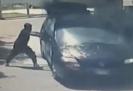 U Italiji zatvorili strane radnike u auto pa ih žive zapalili