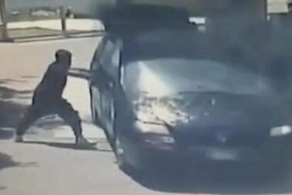 U Italiji zatvorili strane radnike u auto pa ih žive zapalili