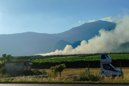 Požar na Uborku još nije ugašen