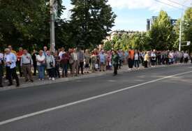 FOTO Građani se okupili ispred OHR-a na protestu upozorenja uoči sjednice PIC-a