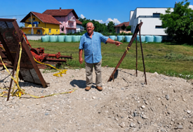 Mještanin kod Sanskog Mosta pronašao minu tokom pretovara pijeska