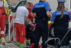 Nesreća u centru Sarajeva: Sa gradilišta pala zaštitana ograda i povrijedila djevojku
