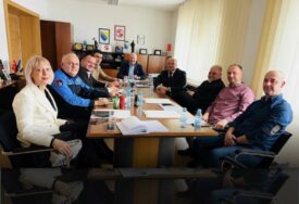 Ultimatum premijeru Uku: Budžetski korisnici u Sarajevu traže jasan plan isplate novca za 2026. godinu