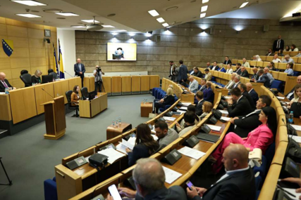 U toku sjednica: Opozicionari zatražili prisustvo premijera Nikšića