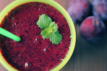 Smoothie od šljiva za koji niko ne zna: Ljetnji detoks koji čisti organizam