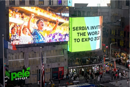 Na njujorškom Times Squareu osvanuo bilbord podrške reprezentaciji BiH: "Zmajevi, dobrodošli"
