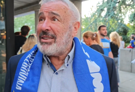 Sven Alkalaj s navijačima BiH u Seattleu: "Ne može čovjek da ne bude emotivan na ovako velikom skupu..."