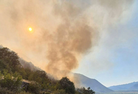 Vatra prijeti kućama kod Trebinja: Približila se na oko 150 metara