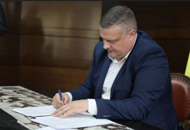 Mijatović potpisao ugovore: Skoro 22 miliona KM za razvoj male privrede u FBiH (VIDEO)