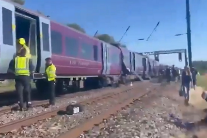 Sudar vozova kod Londona, više povrijeđenih (VIDEO)