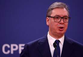 Vučić: Čarter let za Tivat organizovao neko iz mog okruženja, to je bila velika politička greška
