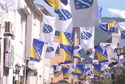 Navijačka groznica zahvatila gradove širom Bosne i Hercegovine (VIDEO)