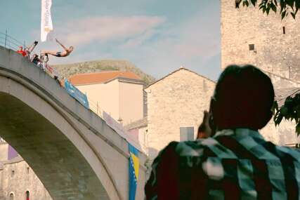 Film "Najdublji Skok" večeras u Mostaru otvara jubilarni 10. Red Bull cliff diving