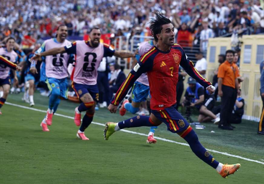 FOTO: EPA/WILL OLIVER