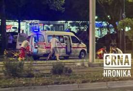 Preminuo mladić koji je pao sa krova automobila tokom proslave u Sarajevu