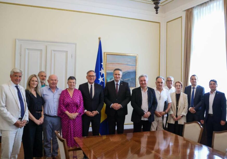 FOTO: KABINET PREDSJEDAVAJUĆEG PREDSJEDNIŠTVA BIH DENISA BEĆIROVIĆA