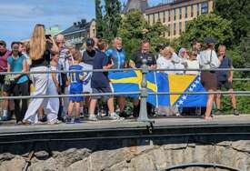 Simboličnim maratonom i šetnjom u švedskom Örebru obilježen 11. juli