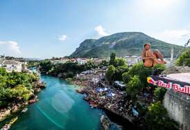 Red Bull Cliff diving: Uzbudljiva borba za titule nastavlja se ove sedmice skokovima sa Starog mosta