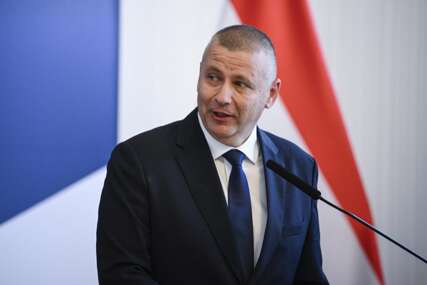 Mađarski ministar odbrane: Zatvaramo vrata pred Rusima