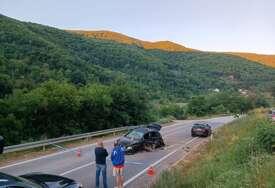Saobraćajna nesreća u Perjanima kod Goražda, jedna osoba povrijeđena