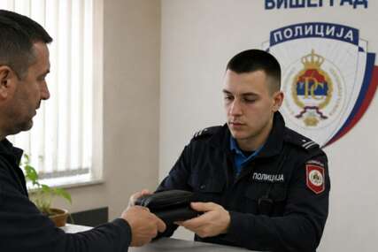 Višegrađanin pronašao torbicu s novcem i dokumentima, odmah je predao policiji: “Tako bi trebao postupiti svaki čovjek”