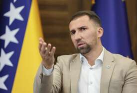 Zbog oduzimanja i cijepanja zastave BiH: Ministar Delić podnio krivičnu prijavu protiv NN policijskih službenika MUP-a RS