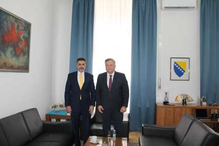 Brkić primio u nastupnu posjetu ambasadora Kuvajta u BiH Salaha Albannaija