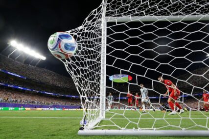 Amerikanac sudi spektakl na Mundijalu između Argentine i Engleske