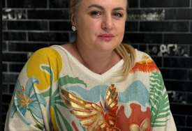 Samohrana majka vodi najtežu životnu bitku: Pozivom na broj 17042 pomozite Arijani da ostane uz svog sina