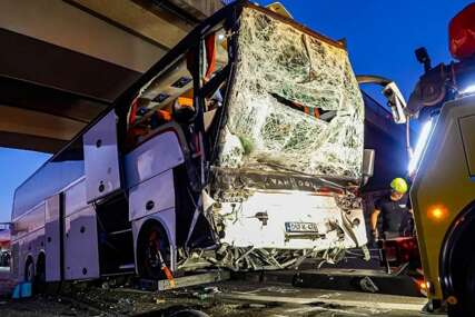 Arnaut o detaljima autobuske nesreće u Stuttgartu: Teško povrijeđeno troje državljana BiH