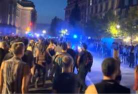 VIDEO Prekinuta parada ponosa u Berlinu. Kombi se zabio u sudionike, ima ozlijeđenih
