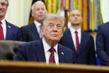 Trump izvadio kačket s natpisom "Trump 2028" i najavio kandidaturu