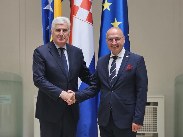 FOTO: USTUPLJENA FOTOGRAFIJA