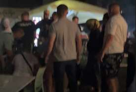 Veliki ekran pao na ženu tokom oluje u Živinicama: Hitna pomoć intervenisala ispred Omege