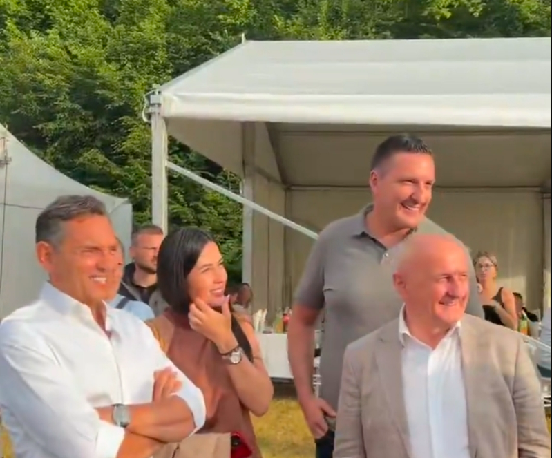 Vukanović tvrdi: Elek ogolio Dodika, Vučić ga može srušiti kao kulu od karata