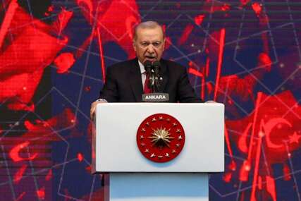 Erdoğan: Pred narodom koji je ustao 15. jula nijedna sila nije mogla opstati
