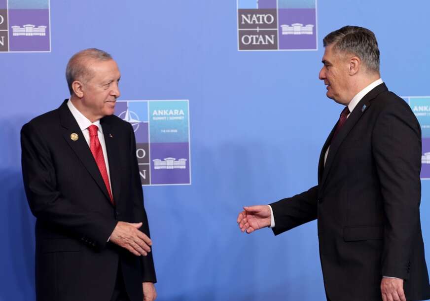 FOTO: EPA/GEORGI LICOVSKI
