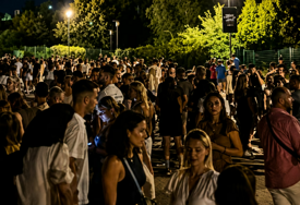 Hiljade ljudi ostalo ispred stadiona Koševo, odzvanjali zvižduci: “Imali smo karte”