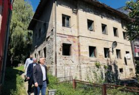Fazlović i Dizdar potpisali Ugovor o sufinansiranju kupovine zgrade Podrinjske medrese u Zvorniku