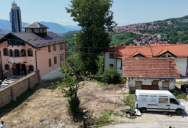 Uklonjen bespravno izgrađeni ruševni objekat na Gorici