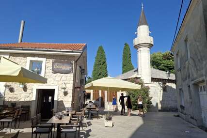 Posjetili smo jedinu halal ćevabdžinicu u Trebinju: Oduševili nas čistoćom i uslugom, a evo kolike su cijene