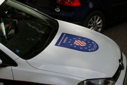 UŽAS U HERCEGOVINI Nepoznati napadač otvorio vatru na porodičnu kuću i automobile, policija u velikoj poteri!
