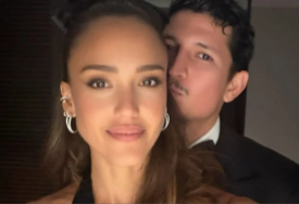 Jessica Alba zablistala na vjenčanju Taylor Swift sa 12 godina mlađim dečkom